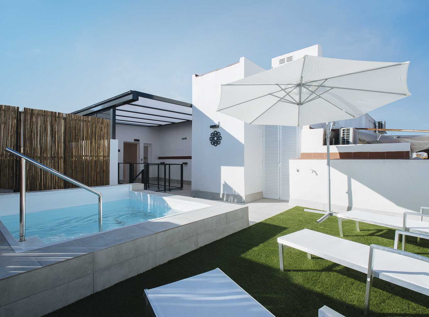 Lola 14 Appartements touristiques avec piscine solarium à Séville - Magno Apartments