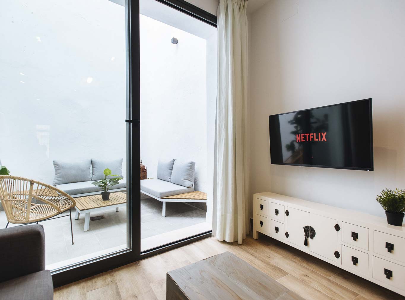 Tourist apartments with Netflix